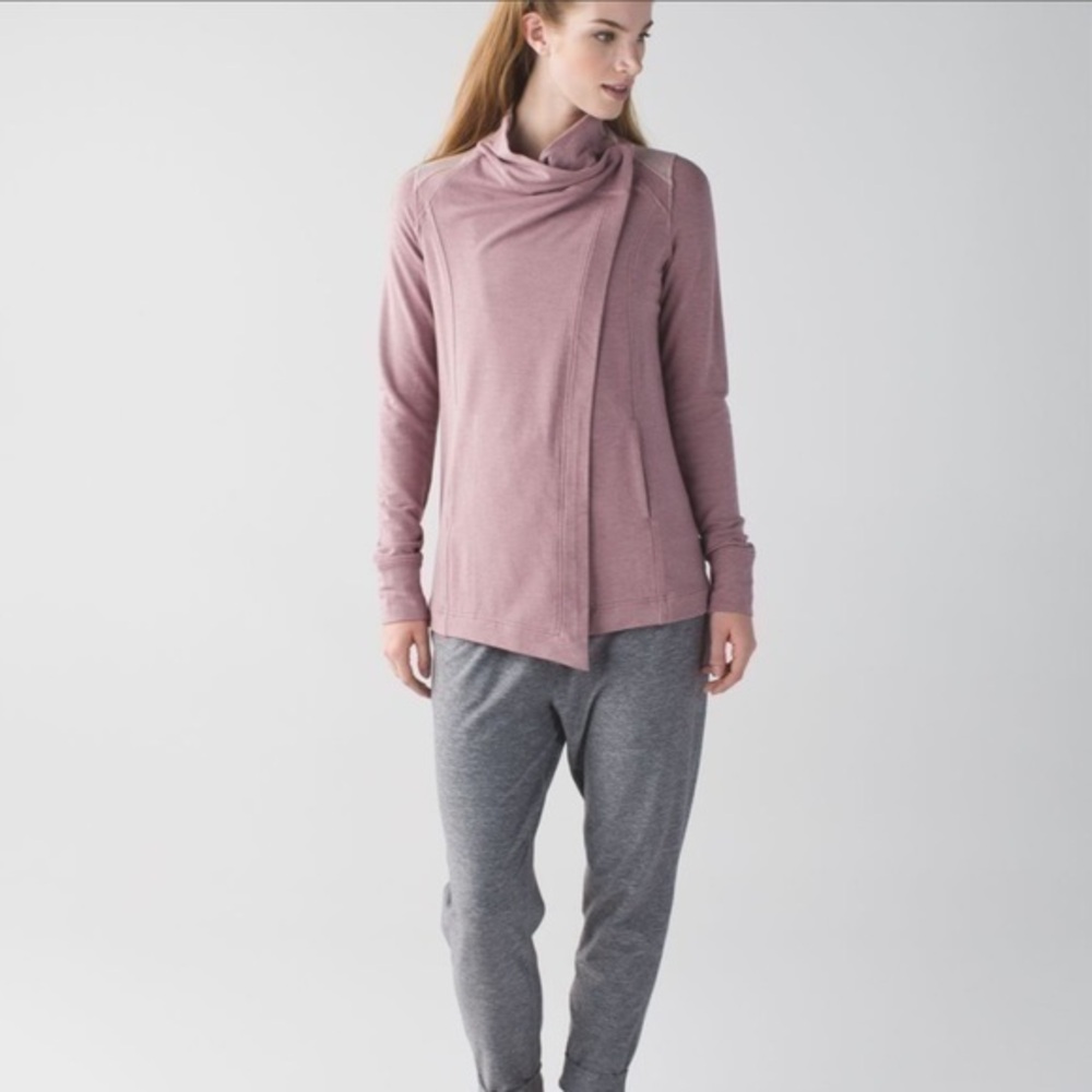 Lululemon Coast Wrap
Heathered Mod Chalky Rose